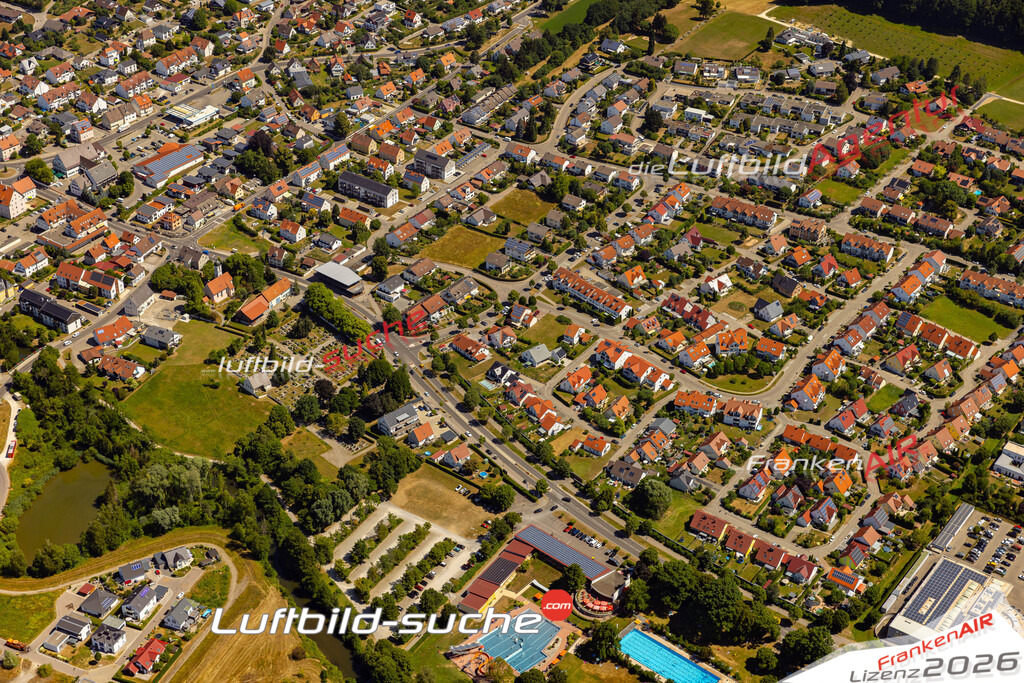 Das Luftbild der Stadt Krumbach wurde 2022 vom Flugzeug heraus erstellt (keine Drohnen-Aufnahmen) Aufnahmehöhe ca.450 Meter- hohe Bildauflösung und Druck-Qualität. Garantiert!