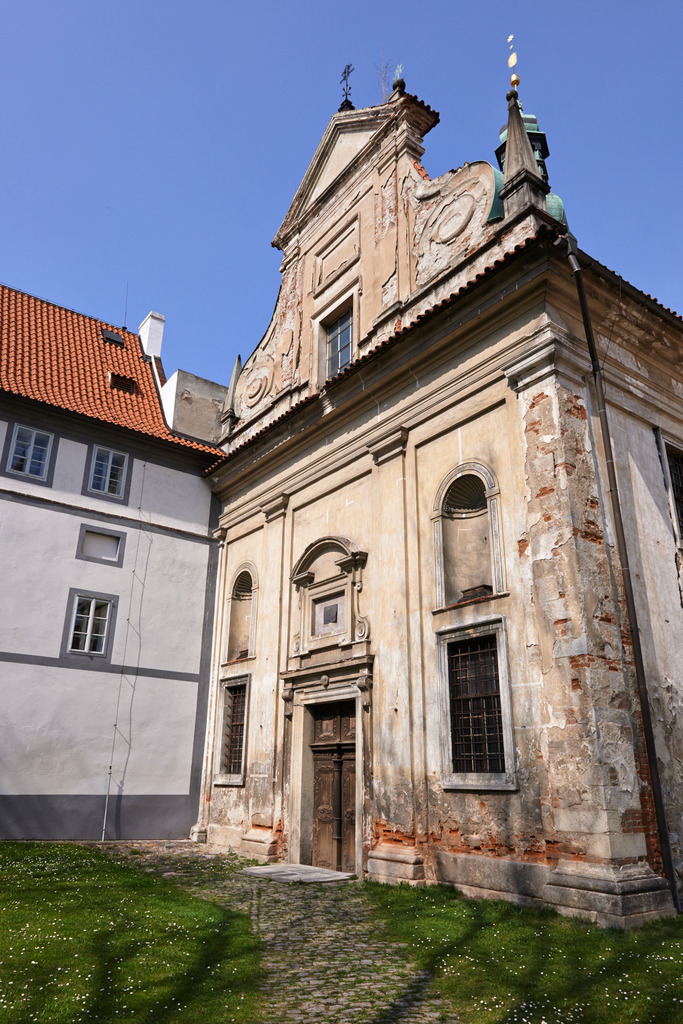 Minoritenkloster | Krumau, Tschechien - April 21, 2013: Weg zum Minoritenkloster. - Realisiert mit Pictrs.com