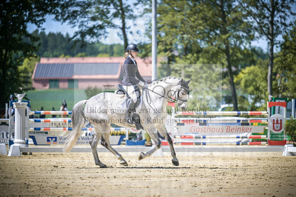 DOS_8217 | Entdecke hochwertige Reitturnierfotos von Foto Oger. Professionell, emotional und authentisch – jetzt Lieblingsmomente im Shop bestellen.Deutschlandweite Turnierfotografie. - Realisiert mit Pictrs.com