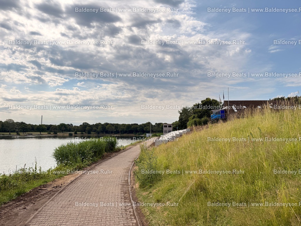 Krefeld - Elfrather See | Alle Nutzungsrechte vorbehalten. Jede Nutzung des Bildes bedarf einer gültigen Lizenz. Der Urheber- und Quellenhinweis „Foto: Cesar von Meissen / Baldeneysee.Ruhr“ ist bei jeder Veröffentlichung direkt am Bild anzubringen. Eine Weitergabe, Unterlizenzierung oder Weiterveräußerung an Dritte ist unzulässig. - Realisiert mit Pictrs.com