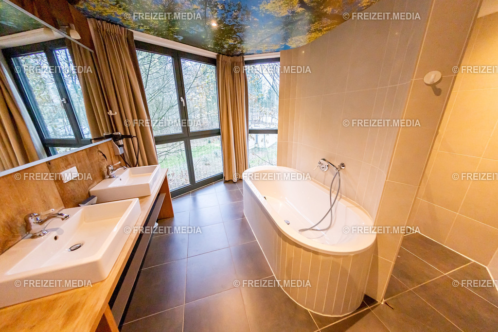 BAUMHAUS IM CENTER PARCS BISPINGER HEIDE | CENTER PARCS BISPINGER HEIDE

VEROEFFENTLICHUNG NUR GEGEN HONORAR

CONTACT:
FREIZEIT.MEDIA
HENDRIK PÖTHER
IM SCHLATT 24
46414 RHEDE

FON: +49 (0)2872 9496637
MAIL: INFO@FREIZEIT-MEDIA.DE
WEB: WWW.FREIZEIT.MEDIA - Realisiert mit Pictrs.com