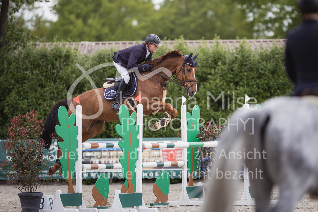 230516_Mühlen_05SprPf-L-545 | Deine schönsten Turniermomente als professionelle Fotos! Entdecke hochwertige Pferdesport-Fotografie im Online-Shop. Jetzt Fotos finden & bestellen!