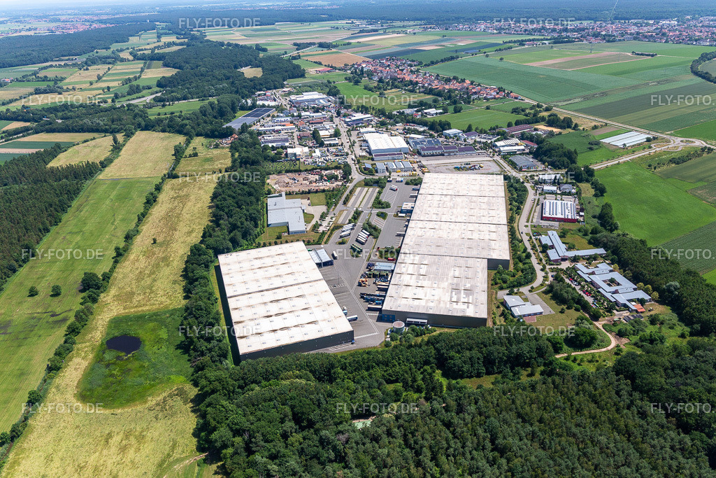 Thermo Fisher GmbH, ZUFALL logistics group - Niederlassung Kandel | Luftbild: Thermo Fisher GmbH, ZUFALL logistics group - Niederlassung Kandel im Ortsteil Minderslachen in Kandel im Bundesland Rheinland-Pfalz in Deutschland. Foto: IMG_127247.jpg vom 26.06.2021 durch ©2025 Werner Riehm fly-foto.de/copyright - Realisiert mit Pictrs.com