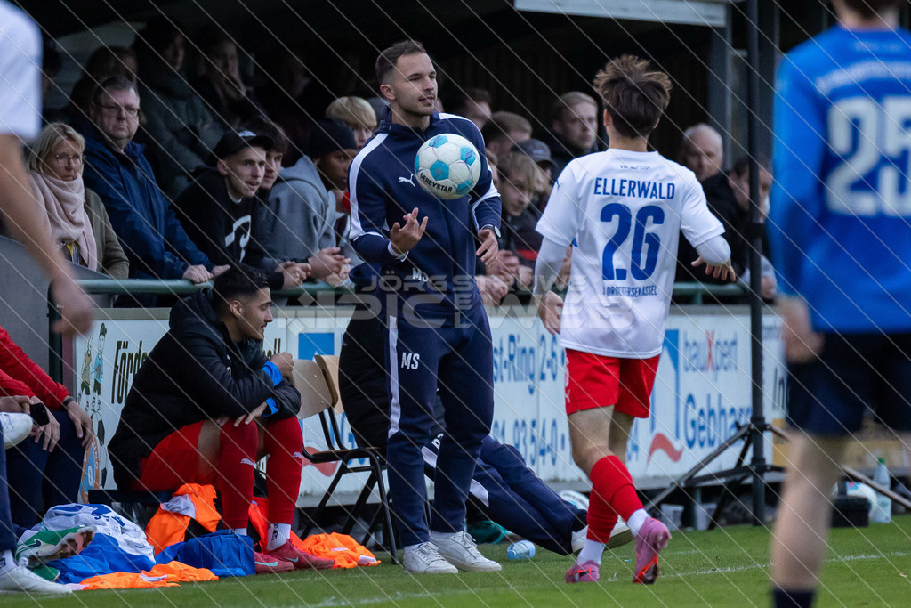20251004_Picselweb-Fotografie_1R3_4654_web | Bezirkspokal Viertelfinale, SV Ahlerstedt/Ottendorf - SV Drochtersen/Assel II, Ergebnis 0:3. Foto: Jörg Struwe - picselweb.de - Realisiert mit Pictrs.com