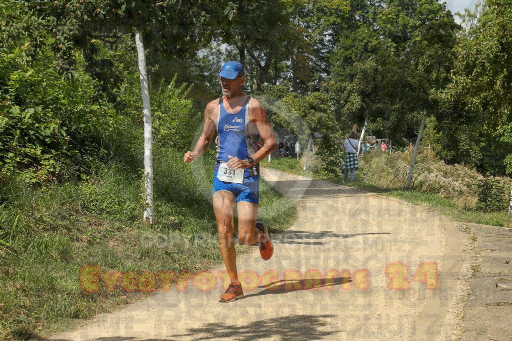 250824_1333_EX1_2825 | Sportfotografie im Rhein-Sieg Kreis, Köln, Bonn, NRW, Rheinland Pfalz, Hessen, etc. Unser Tätigkeitsfeld umfasst den Laufsport vom Volkslauf über den Marathon, Duathlon, Triathon bis zum Ultralauf wie Kölnpfad Ultra oder Schindertrail.