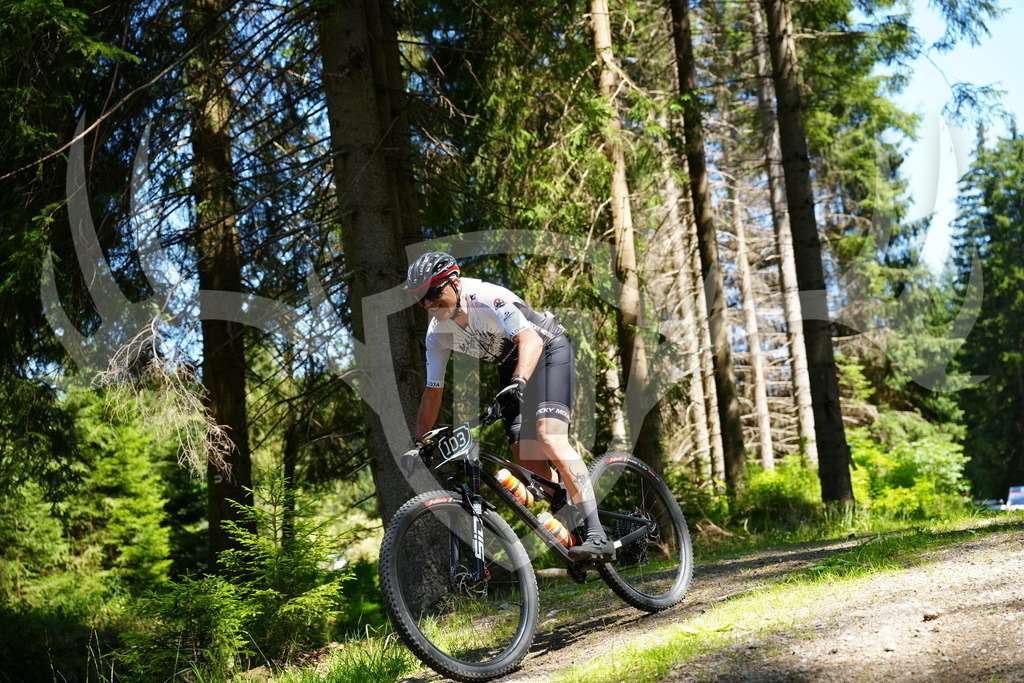 FC101574 | Fotogalerie der Treibjagd im Dunkelwald - Dein MTB Etappenrennen im Erzgebirge - Realisiert mit Pictrs.com