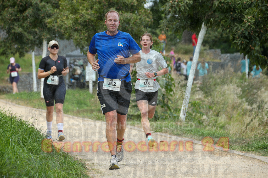 250824_1257_EX1_0995 | Sportfotografie im Rhein-Sieg Kreis, Köln, Bonn, NRW, Rheinland Pfalz, Hessen, etc. Unser Tätigkeitsfeld umfasst den Laufsport vom Volkslauf über den Marathon, Duathlon, Triathon bis zum Ultralauf wie Kölnpfad Ultra oder Schindertrail.