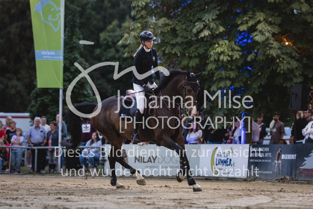 230826_Delbrueck_Barriere-106 | Deine schönsten Turniermomente als professionelle Fotos! Entdecke hochwertige Pferdesport-Fotografie im Online-Shop. Jetzt Fotos finden & bestellen!