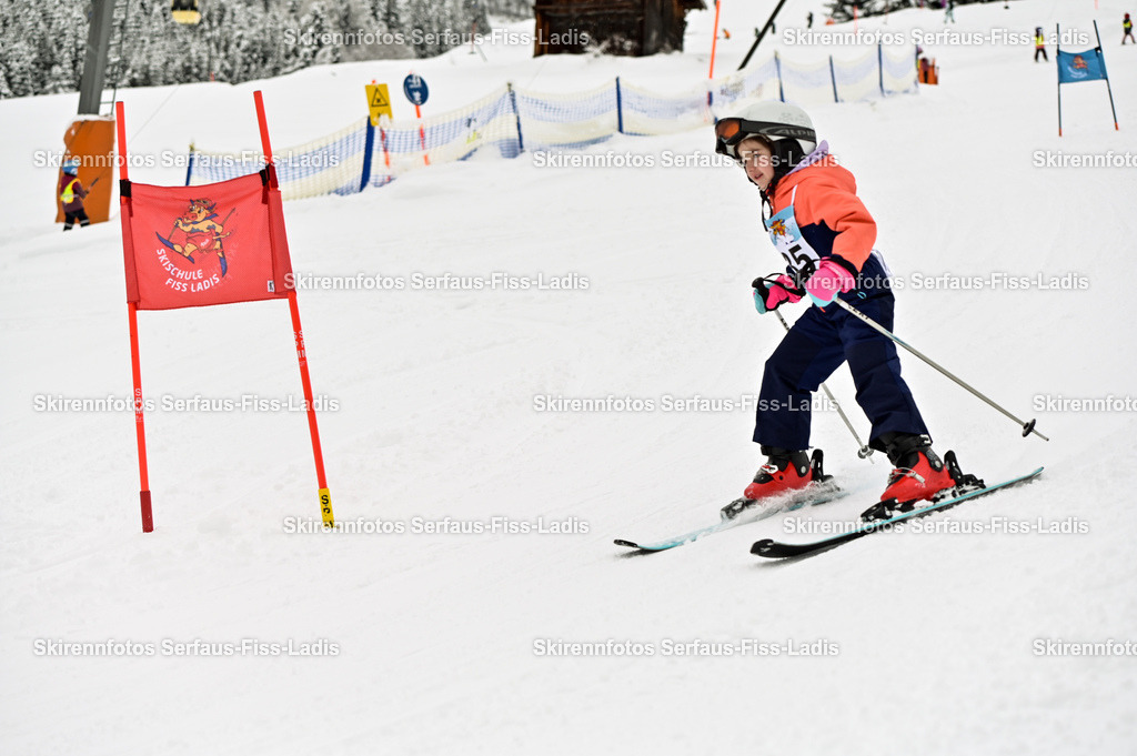 SRF_20.02.2026_0467 | Skirennfotos,Serfaus,Fiss,Ladis,Kinderskirennen,Winter,Tirol,Oberland,skirace,SFL,feelfree,weil wir's genießen,ski,Ski,skifahren,Sonnenplateau, - Realisiert mit Pictrs.com