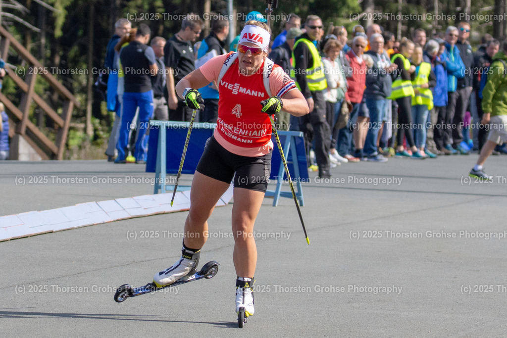 Deutsche Meisterschaften Biathlon 2018 | Deutsche Meisterschaften Biathlon 2018, Massenstart Frauen am 15.09.2018 in der DKB SKI ARENA in Oberhof, (Deutschland)

Bild: Nadine Horchler vom SC Willingen / BwB (4) - Realisiert mit Pictrs.com