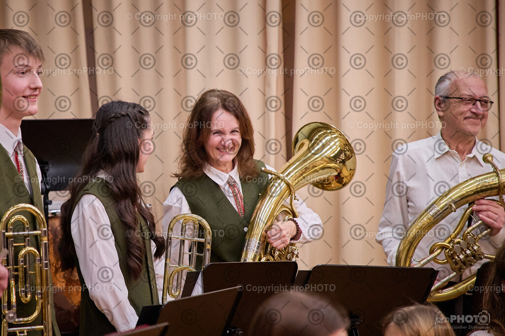 053_202601_MVS-Neujahrskonzert_NZ6_1978 | proPHOTO - Realisiert mit Pictrs.com