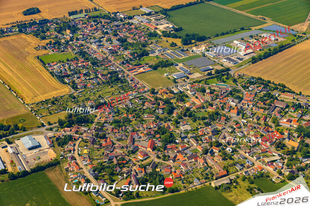 Luftbild der Stadt Barnstädt - Die Luftaufnahme wurde 2025 vom UL-Flugzeug heraus erstellt ( keine Drohne ) - Hochauflösende Luftaufnahme - für professionelle Ausdrucke geeignet. Die Geschenkidee !Hier alle&nbsp;Infos zur Lizenzierung der LuftaufnahmeWir fliegen auch dieses Jahr wieder in Ihre Region um Luftbilder zu erstellen.- Luftbild anfragen