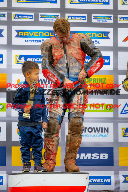 MaZZes_FotoMatrix_240818_6021986_6093 | S2