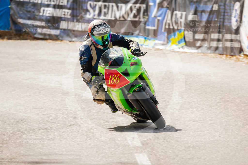 1294 - Bergrennen Landshaag2026 | BREITBILD Austria Webshop

Finde Fotos von: Breitbild, Breitbild Austria, Landshaag, Europeanbikers, KTM, BMW, Bergrennen, Bikeporn, Carporn, Bikes, Cars, Fotografie, Oberösterreich, Österreich, Berufsfotograf, Motorradteile Ganster, Julbach, Pannoniari - Realisiert mit Pictrs.com