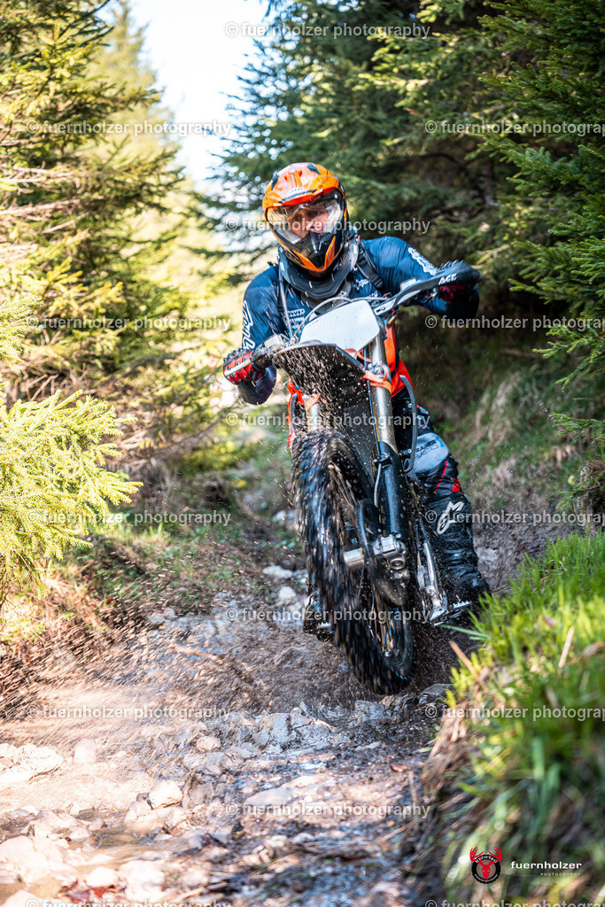 fuernholzer_250501-C1-131 | Fotografische Impressionen von der Red Stag Enduro Extreme by fuernholzer-photography.com. Endurosport in Österreich fotografisch festgehalten von fuernholzer. Auftragsfotografie für Private, Gewerbefotos und Industriefotografie. Eventfotografie, Sportfotografie und Motorsportfotografie. Anbieter von Fotoworkshops, Fototraining, fotografischen Vorträgen und Fotoseminaren.