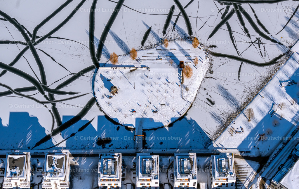 4043869 | Kulturinsel auf dem mit Eis bedeckten Phönixsee, Dortmund