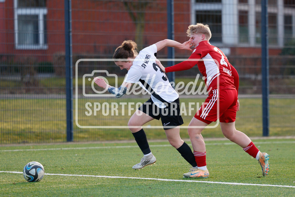 Fußball I Frauen I Saison 2025-2026 I AOK NFV Pokal I SV Meppen 1912 e.v. U20 2 - SpVg Aurich I 01.03.2026-80 | Hanna Burkert (3, SV Meppen 1912 e.v.) Mareike Assing (21, SpVg Aurich) - Realisiert mit Pictrs.com