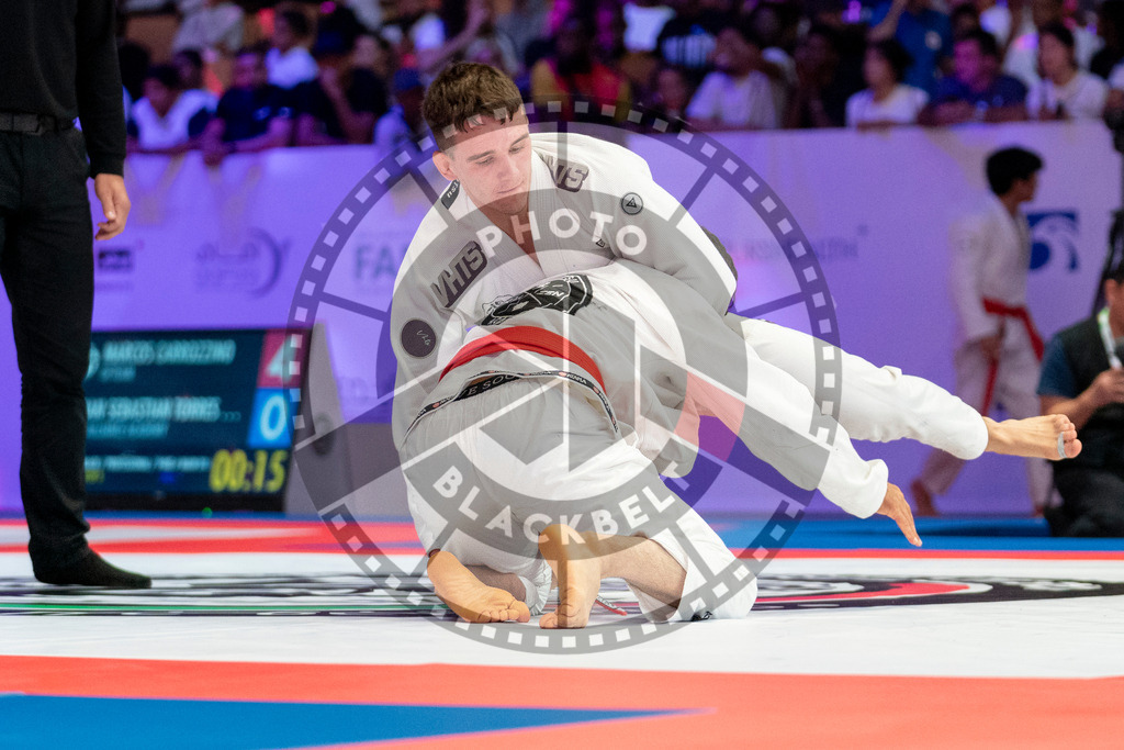 20231109PBB4654 | Fighters compete during the AJP World Professional Championship in the Mubadala Arena in Abu Dhabi, Arab United Emirates, on November 9, 2023.