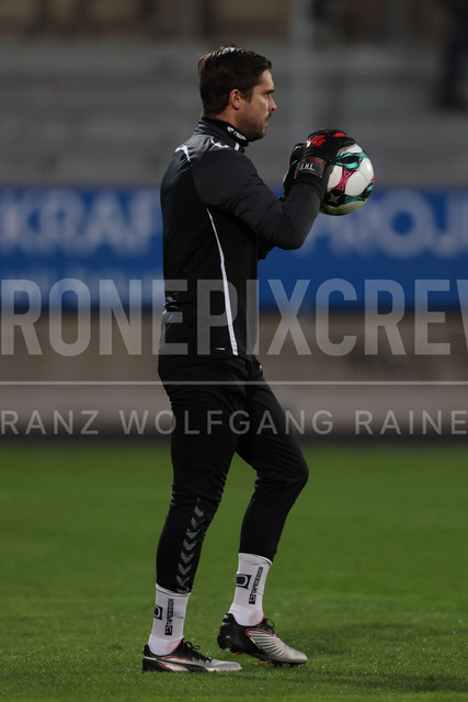 TSV Egger Glas Hartberg vs SV Oberbank Ried – Austrian Bundesliga Match | TSV Egger Glas Hartberg and SV Oberbank Ried. High-intensity match action, tackles, shots on goal, celebrations, fan atmosphere and stadium scenes captured in professional quality. The image shows Andreas Leitner (Ried).