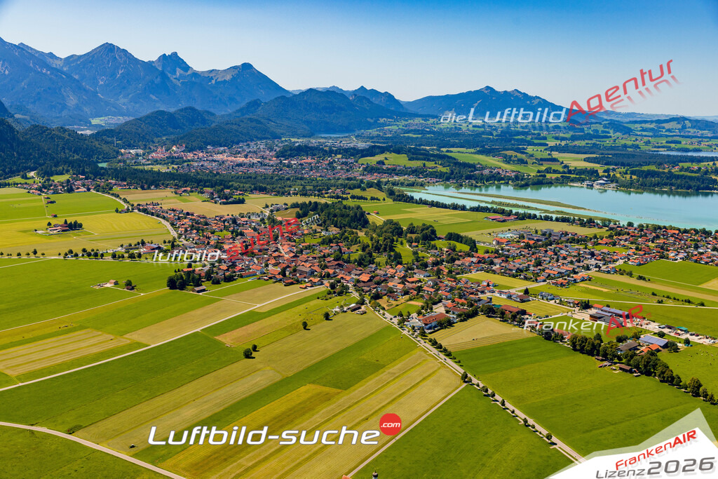 Luftaufnahme von Schwangau Vs Google Maps- Die Luftaufnahme wurde 2025 vom UL-Flugzeug heraus erstellt ( keine Drohne ) - Hochauflösende Luftaufnahme - für professionelle Ausdrucke geeignet. Die Geschenkidee !Mit Lizenz und Bildrechte bestellbar