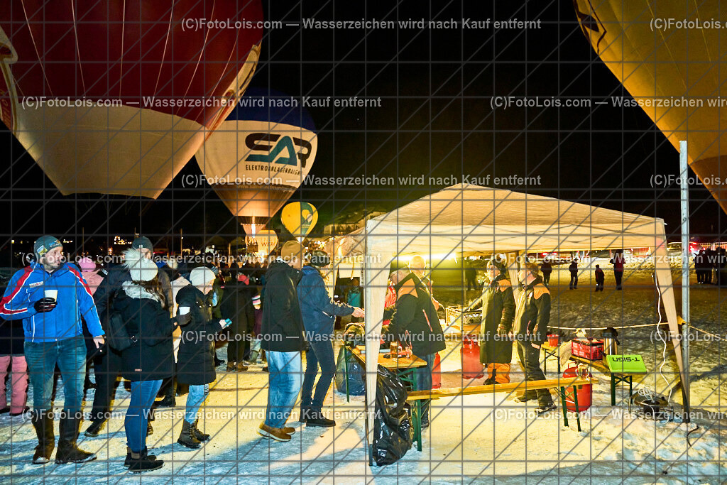 ALP4991_Nacht der Ballone_CamperClub | NACHT DER BALLONE in Lackenhof am Ötscher, Sa 28. Dezember 2024.Mit einer Schauübung der Bergrettung Lackenhof, dem Ballonclub Ötscherland und den Gaminger Ötscherteufeln unter Zusammenarbeit mit der FF Lackenhof, dem Musikverein, dem Pensionistenverband, dem CampingClub, der Schirmbar und Konditorei Czihak, der Fuchswaldhütte und der Pizzeria Venezia, die für die Verköstigung sorgten, sowie der Ötscherliftgesellschaft, der Gemeinde Gaming und dem Ötscher-Tourismusverband.