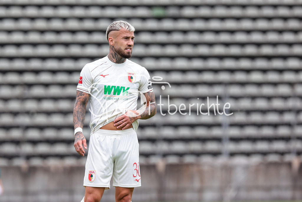 FC Augsburg - TSV Schwaben Augsburg | im Bild Niklas DORSCH (FCA #30) / Freisteller / Einzelfoto