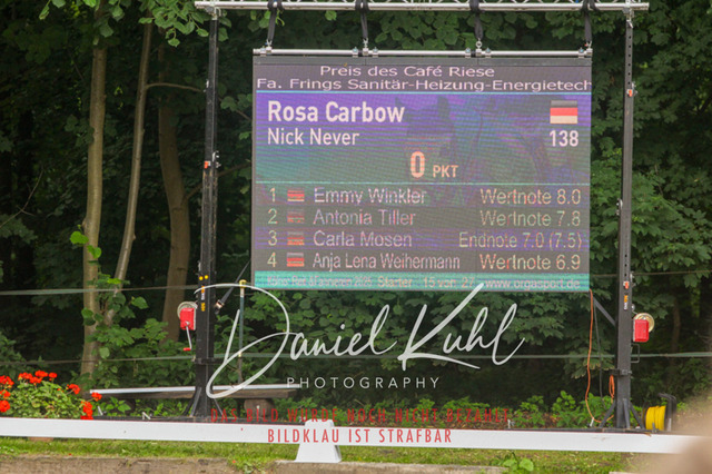 DKP45015 | Turnierfotos kaufen im Webshop von Daniel Kuhl Photography – entdecke professionelle Reitsportfotos aus Turnieren & Events. Hochwertige Turnierbilder online bestellen & sichern. Jetzt Fotos von Reitsportturnieren kaufen!