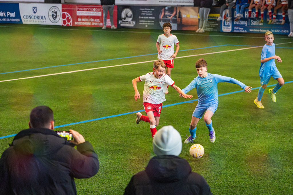 _BLR9063 | Professionelle Fußball- und Sportfotografie. Spielbilder online ansehen und kaufen – Einzelbilder oder komplette Galerien in hoher Qualität. - Realisiert mit Pictrs.com