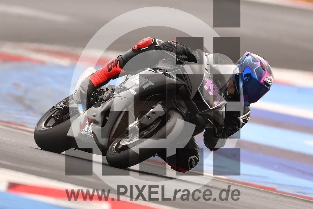0191-20260402_02365 | Schöne Erinnerungen an spannende Momente - das festzuhalten ist unser Job. PIXELrace.de ist seit 2003 auf den Rennstrecken Europas unterwegs um die Action draußen beim Fahren und die wunderbare Stimmung imm Fahrerlager für euch einzufangen.