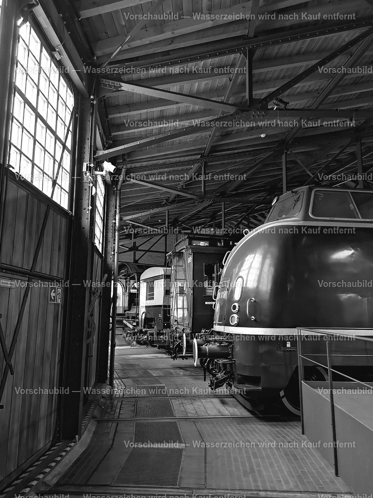 V200 im Lokschuppen | im Verkehrsmuseum Berlin - Realisiert mit Pictrs.com