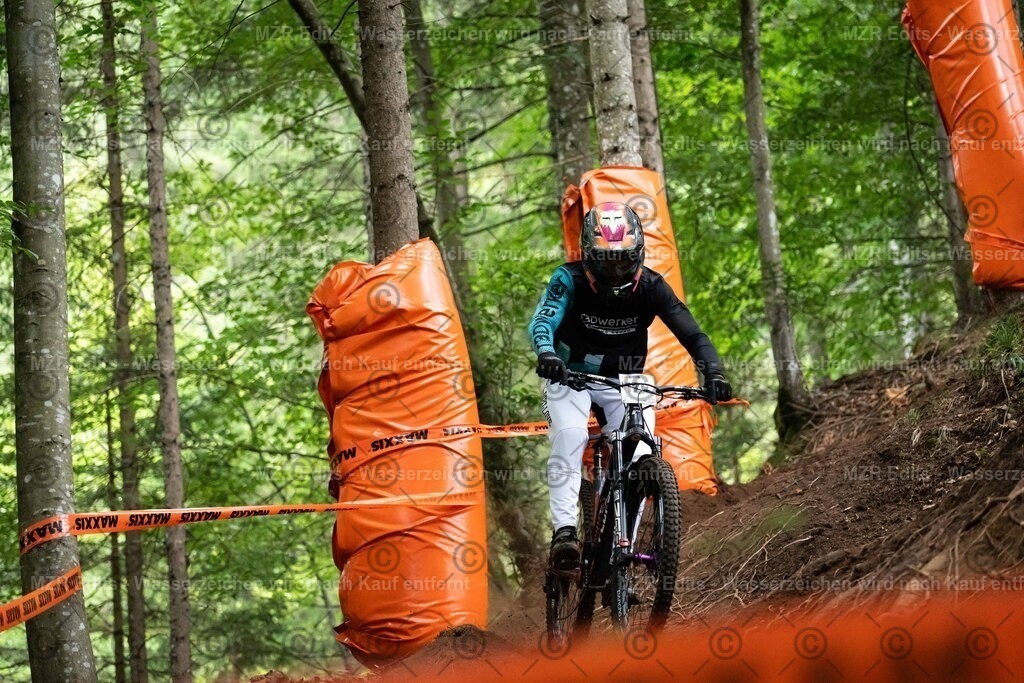 x-402 | mzredits - Realisiert mit Pictrs.com