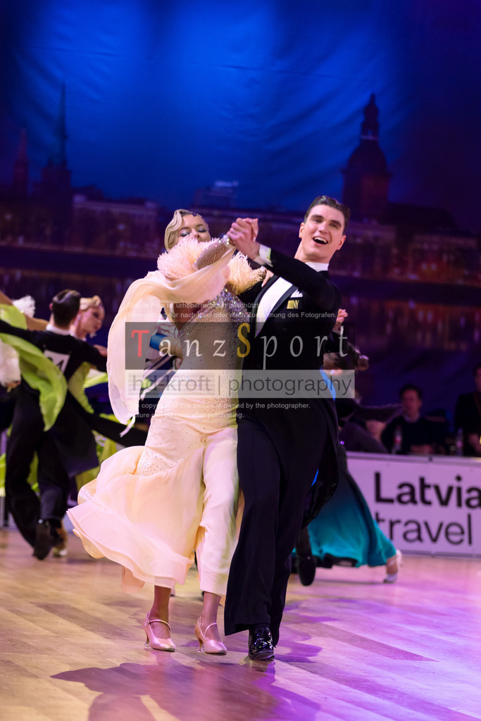 20241215_WDSF_Int_Open_Std-Riga-9357 | Tanzsportbilder, Standardtanz, Lateintanz, WDSF, DTV, LTVB, dancecomp, goc, hessen tanzt, blaues band der spree, walzer, tango, wiener walzer, slowfox, quickstepp, samba, rumba, cha-cha-cha, paso doble. jive, hd-kroft photography, turniertanzsport