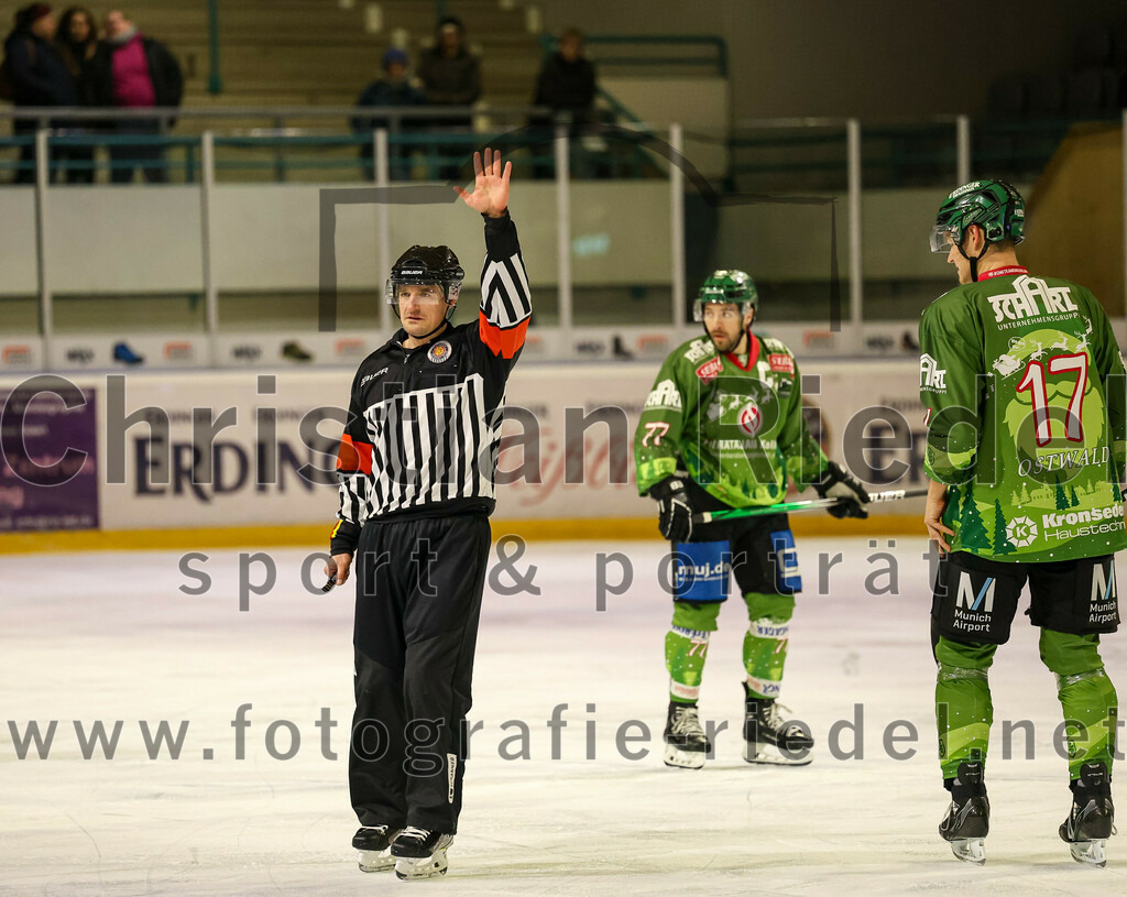 2023-12-26_028_TSV_Erding_gegen_ERV_Schweinfurt | Erding, Deutschland, 26.12.2023:
Eishockey, Bayernliga Vorrunde 2023 / 2024, 20. Spieltag, TSV Erding gegen ERV Schweinfurt, Endergebnis: 9:3

Foto: Christian Riedel / fotografie-riedel.net