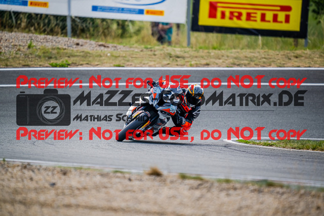 MaZZes_FotoMatrix_220722_8159 | IDM1000