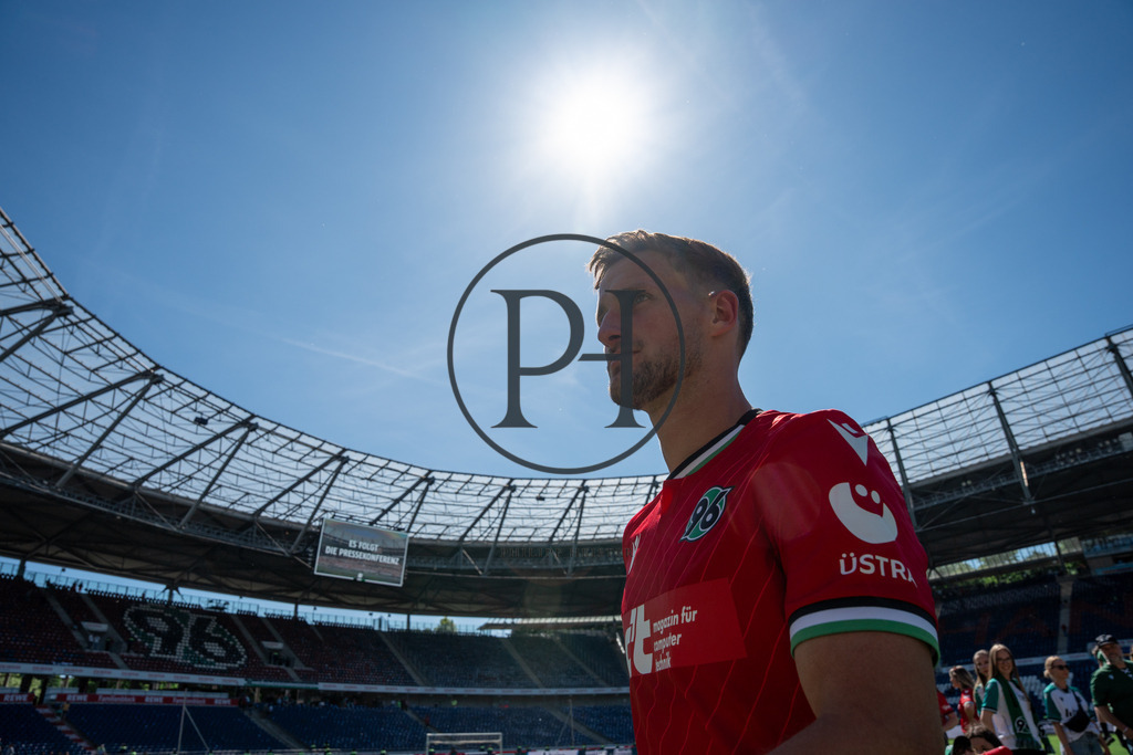 Hannover 96 vs SpVgg Fürth – 2. Bundesliga – 11.05.2025 | Szene aus dem 2. Bundesliga-Spiel des 33. Spieltags zwischen Hannover 96 und der SpVgg Früth am 11 Mai 2025 in der Heinz von Heiden Arena in Hannover. Endstand: 1:1. Fotografiert von Philipp Heist. - Realisiert mit Pictrs.com