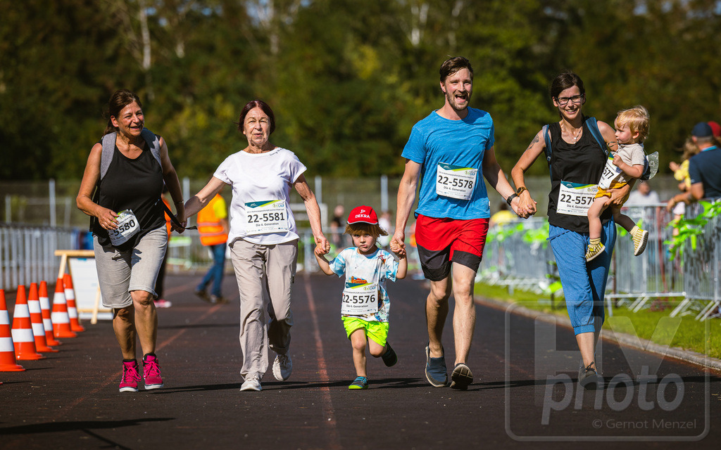 16. Hoywoj-CityLauf im Sportforum Hoyerswerda - 16.09.2023 | 555m Wohnungsgesellschaft-Familien-Flitzer-Lauf - Realisiert mit Pictrs.com
