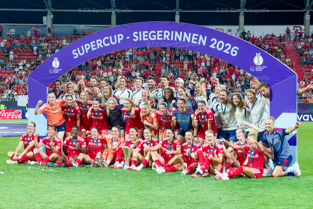Supercup-Frauen-Bayern-Muenchen-vs-VfL-Wolfsburg 103 | Sportfotos und Eventgalerien von FX-Sportfotografie. Bilder von Fußball, Vereinsveranstaltungen und Events direkt ansehen und als Download bestellen. - Realisiert mit Pictrs.com