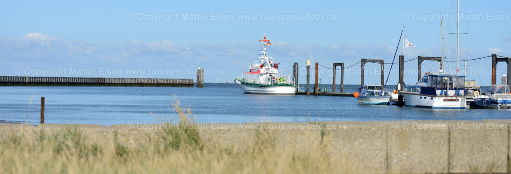 Cuxhaven_ELS_8557140831a | Cuxhaven - Aufnahmedatum: 26.08.2014, Aufnahmehöhe:  m, Koordinaten:  - , Bildgröße: 7273 x  2487 Pixel - Copyright 2014 by Martin Elsen, Kontakt: Tel.: +49 157 74581206, E-Mail: info@schoenes-foto.deSchlagwörter:Hafen,Alte Liebe,Schiffe,Meer,Container,Segelboot,Ferien,Kurort,Strand,Tourismus,Urlaub, - Realisiert mit Pictrs.com
