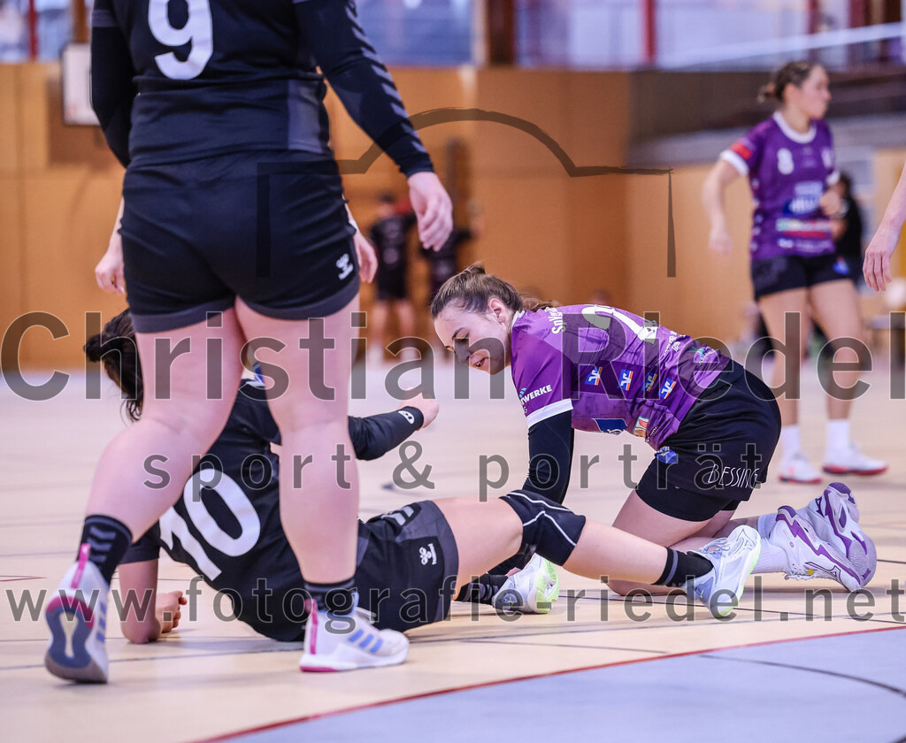 2024-12-14_041_SpVgg_Altenerding_gegen_SVA_Palzing | Erding, Deutschland, 14.12.2024:Handball, Bezirksoberliga Frauen Altbayern 2024 / 2024, 9. Spieltag, SpVgg Altenerding gegen SVA Palzing, Endergebnis: 20:30Veronika Wöhrl (SVA Palzing, #10)Foto: Christian Riedel / fotografie-riedel.net
