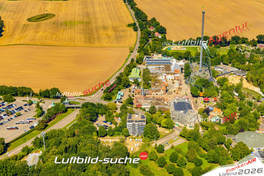 Klassische Luftaufnahme ohne Drohne zeigt:Freizeitpark bei Sierksdorf - Die Luftbildaufnahme wurde 2025 vom UL-Flugzeug heraus erstellt ( keine Drohnenaufnahme ) - Hochauflösende Luftaufnahme -Nicht vergleichbar mit Google Maps oder Satelittenbilder- Die Geschenkidee !Mit Lizenz und Bildrechte bestellbar