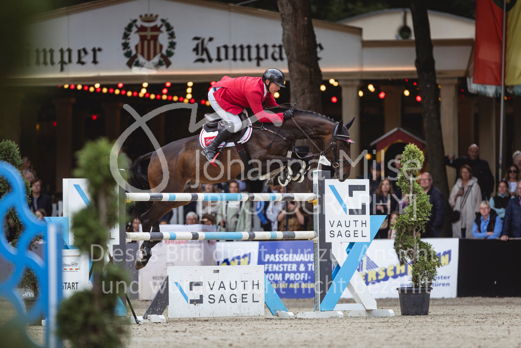 240915_OWLCh_GP-901 | Deine schönsten Turniermomente als professionelle Fotos! Entdecke hochwertige Pferdesport-Fotografie im Online-Shop. Jetzt Fotos finden & bestellen!