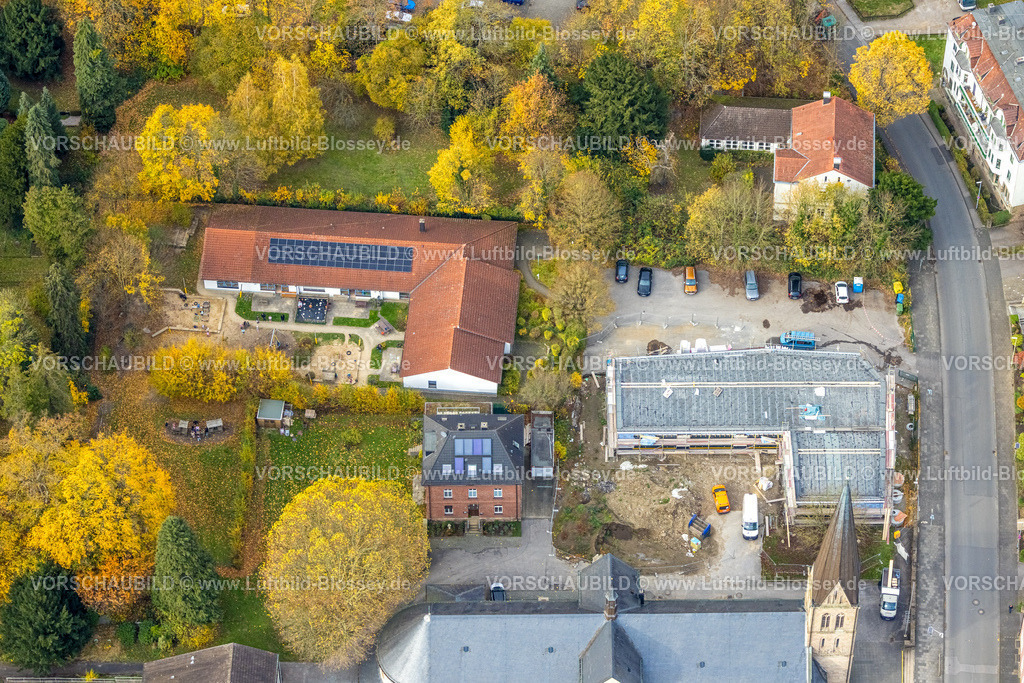 Hagen251101761 | Luftbild, Kath. Kindergarten Kita  St. Bonifatius, Baustelle an der kath. Kirche St. Bonifatius, herbstliche Bäume, Hohenlimburg, Hagen, Ruhrgebiet, Nordrhein-Westfalen, Deutschland