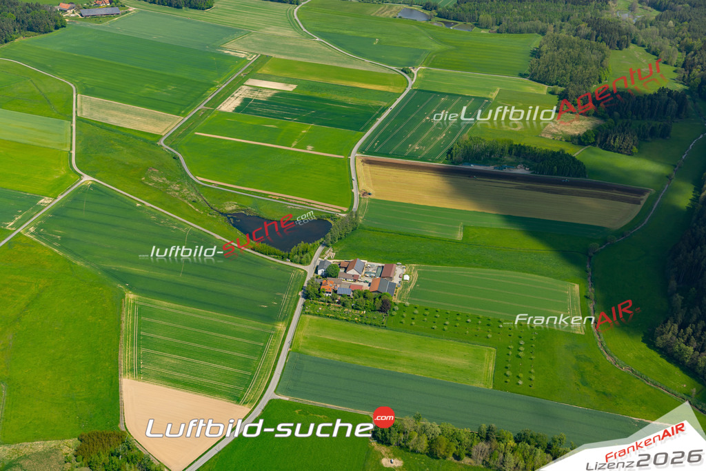 Die Luftaufnahme Schwärzdorf - Mitwitz wurde 2022 vom Flugzeug aus (keine Drohne) erstellt. Hohe Auflösung -für große Poster und Wandbilder geeignet - Garantiert!
