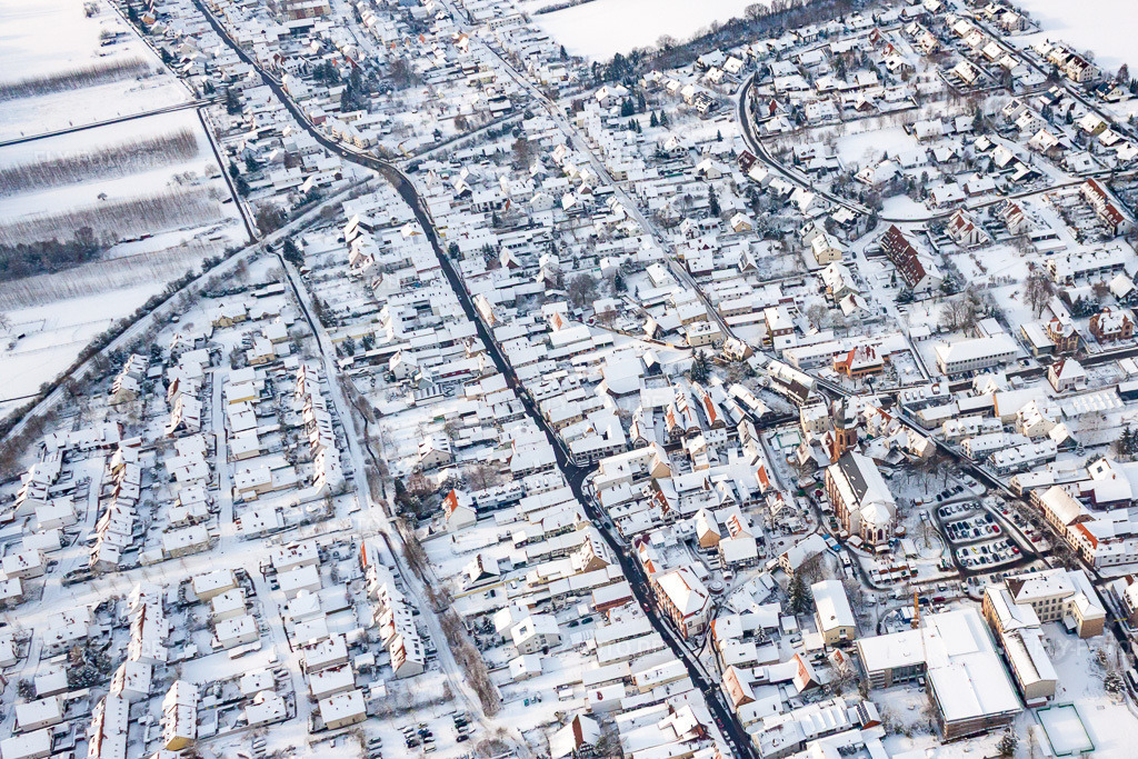 Luftbild: im Schnee in Kandel im Bundesland Rheinland-Pfalz in Deutschland. Foto: IMG_35909.jpg vom 18.12.2010 durch Werner Riehm/FLY-FOTO.de