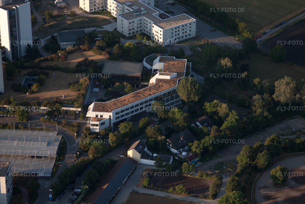 Luftbild: BG Klinik Ludwigshafen von Süden bei Sonnenaufgang http://www.bgu-ludwigshafen.de/ im Ortsteil Oggersheim in Ludwigshafen im Bundesland Rheinland-Pfalz in Deutschland. Foto: IMG_69499.jpg vom 04.07.2014 durch Werner Riehm/FLY-FOTO.de