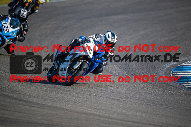 MaZZes_FotoMatrix_230410_2587 | WEISS