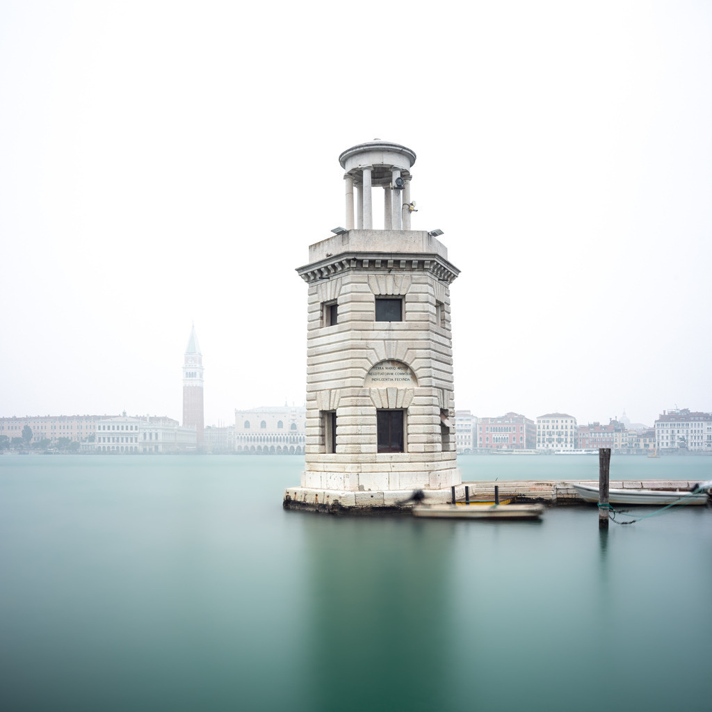 Landschaftsbilder_Landschaftsfotos_Kaufen_Wandbilder_Roman_-Huditsch-Fotografie_034_Italien_Venedig | Exklusiver Webshop für hochwertige Landschaftsfotos aus Kärnten, Österreich und der ganzen Welt.
Landschaftsfotos auf Leinwand, Acrylglas, Aludibond
Wandbilder online kaufen, fürs Zuhause oder als Geschenk zum Geburtstag, Weihnachten und mehr - Realisiert mit Pictrs.com