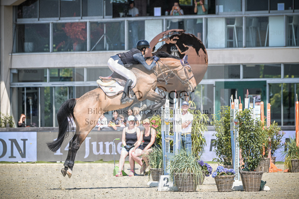 DOS_5009 | Entdecke hochwertige Reitturnierfotos von Foto Oger. Professionell, emotional und authentisch – jetzt Lieblingsmomente im Shop bestellen.Deutschlandweite Turnierfotografie. - Realisiert mit Pictrs.com