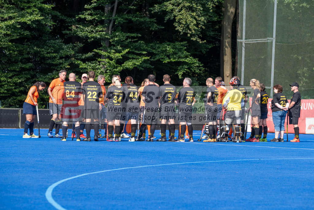 SFE_20240817_0002 | Krefeld, Deutschland, 17.08.2024:  European Cup for Recreational Hockey Players im KTHC Stadion Rot-Weiss Köln Tennis and Hockey Club am 17.08.2024 in Krefeld, Deutschland. (Foto von Stephan Fehrmann)Krefeld, Germany, 17.08.2024: European Cup for Recreational Hockey Players in KTHC Stadion Rot-Weiss Köln Tennis and Hockey Club at 17.08.2024 in Krefeld, Deutschland. (Foto from Stephan Fehrmann)