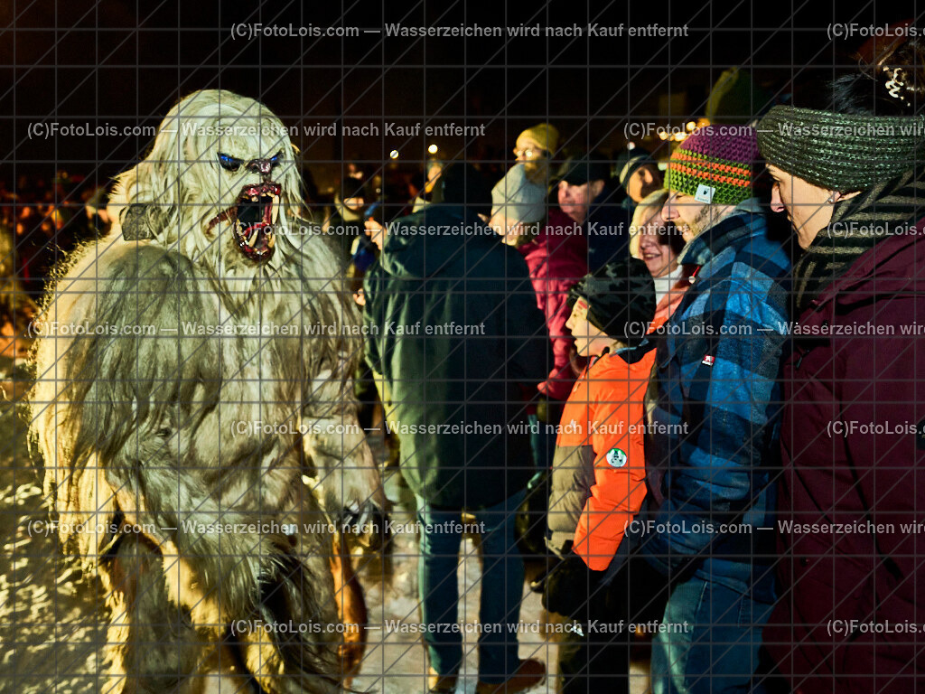 ALP5082_Nacht der Ballone_Gaminger Oetscherteufeln | NACHT DER BALLONE in Lackenhof am Ötscher, Sa 28. Dezember 2024.Mit einer Schauübung der Bergrettung Lackenhof, dem Ballonclub Ötscherland und den Gaminger Ötscherteufeln unter Zusammenarbeit mit der FF Lackenhof, dem Musikverein, dem Pensionistenverband, dem CampingClub, der Schirmbar und Konditorei Czihak, der Fuchswaldhütte und der Pizzeria Venezia, die für die Verköstigung sorgten, sowie der Ötscherliftgesellschaft, der Gemeinde Gaming und dem Ötscher-Tourismusverband.